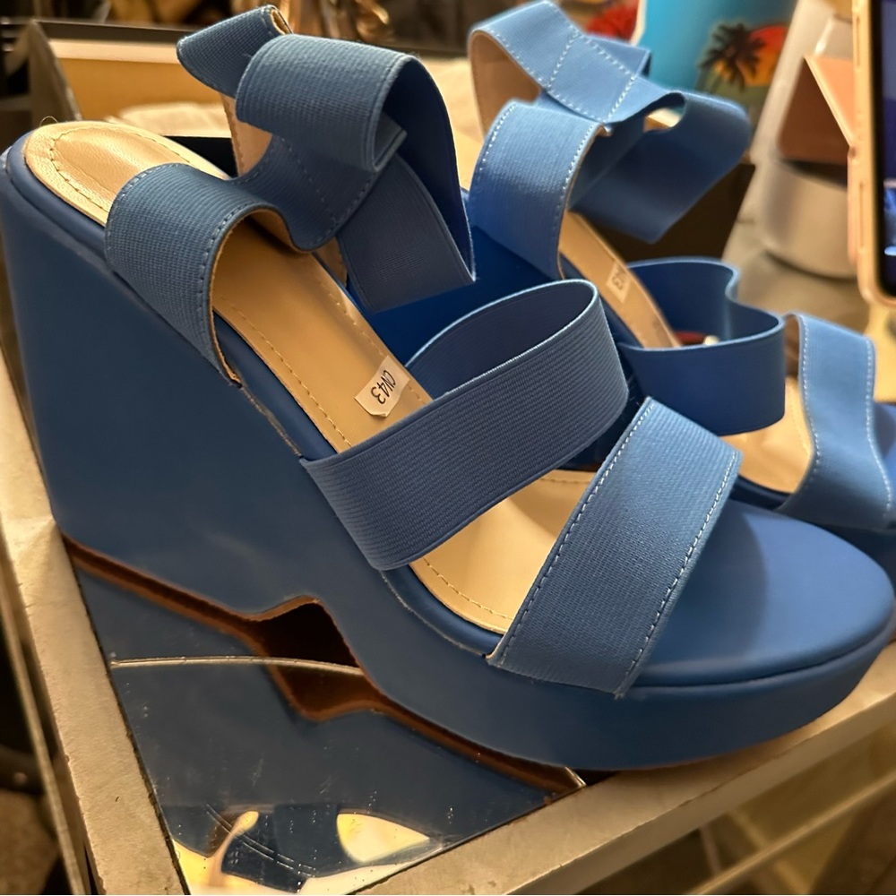 Blue Platform strapping heels 10